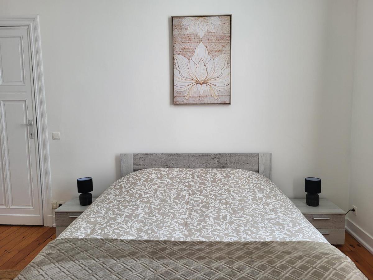 Brussels Bed & Blockchain Private Rooms With Shared Bathroom Etterbeek Exterior foto