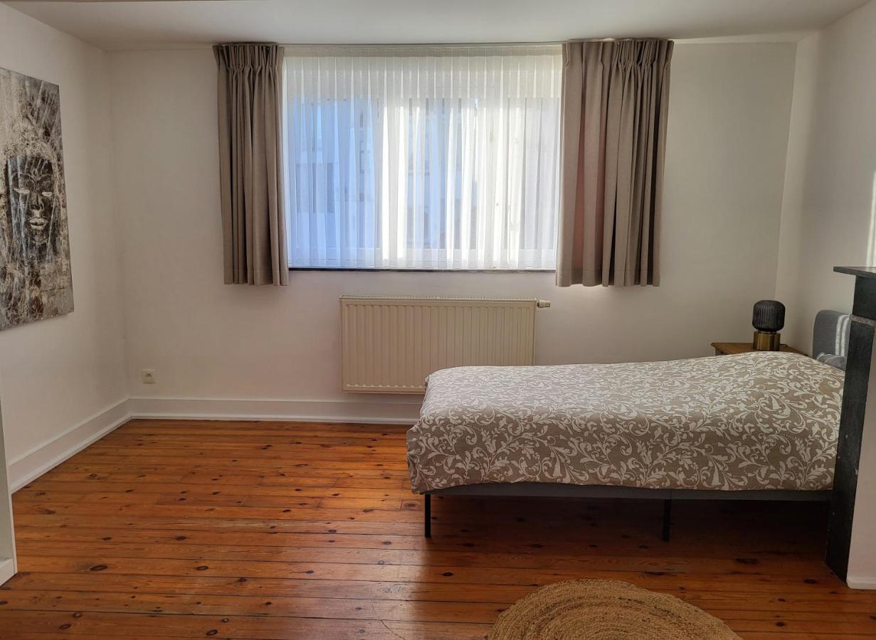 Brussels Bed & Blockchain Private Rooms With Shared Bathroom Etterbeek Exterior foto