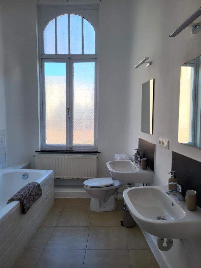 Brussels Bed & Blockchain Private Rooms With Shared Bathroom Etterbeek Exterior foto