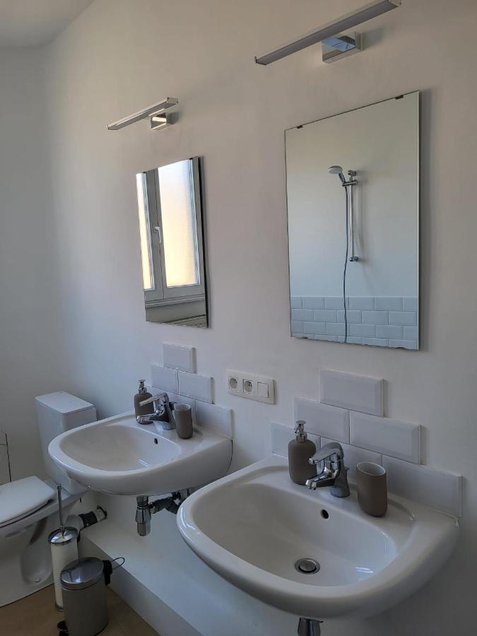 Brussels Bed & Blockchain Private Rooms With Shared Bathroom Etterbeek Exterior foto